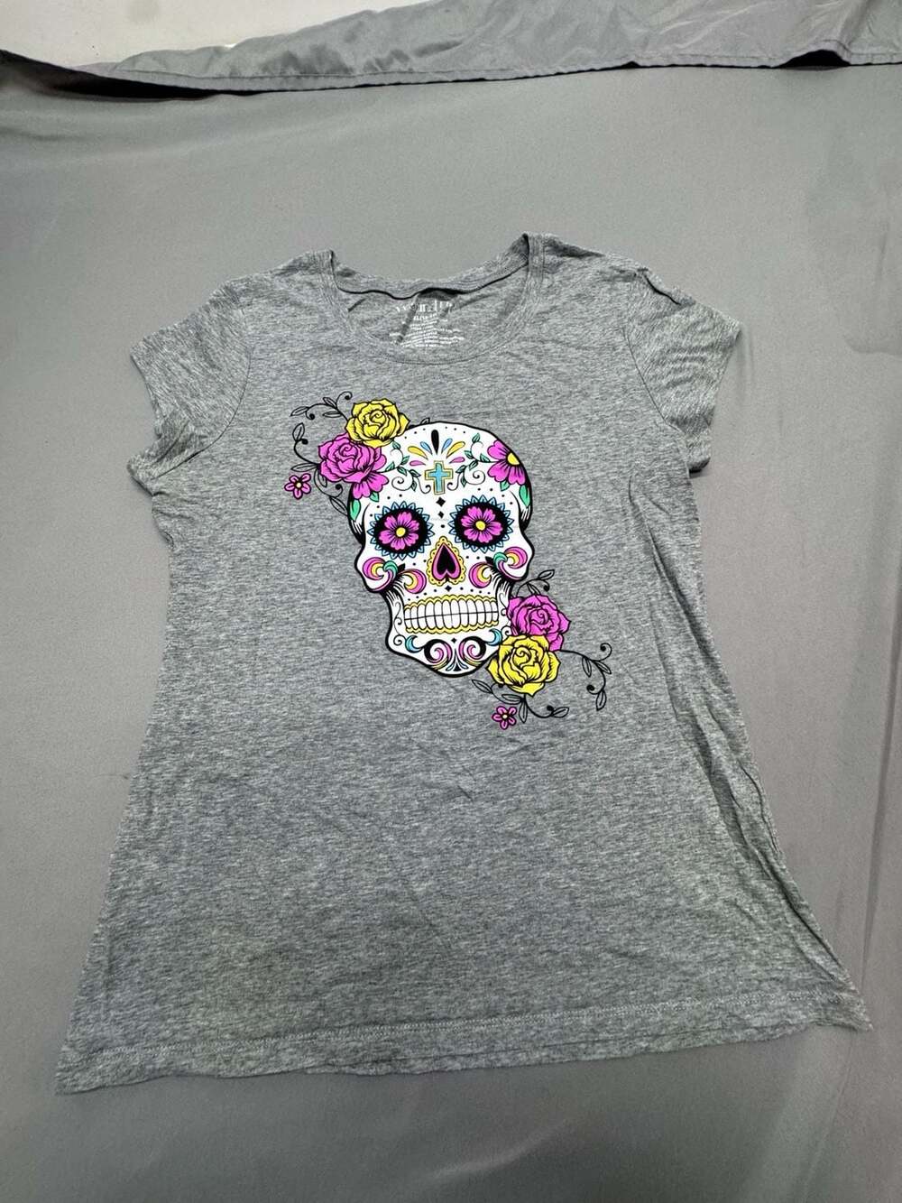 Wound Up Sugar Skull T-Shirt Size XL(15-17) Gray Floral Day of the Dead Tee
